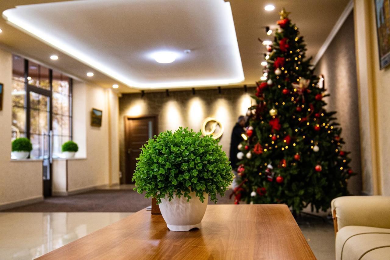Inga Hotel 耶烈万 外观 照片