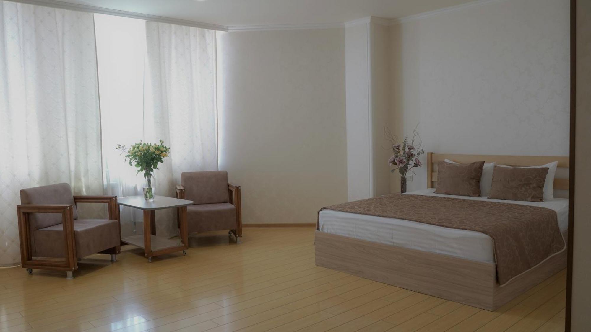 Inga Hotel 耶烈万 外观 照片